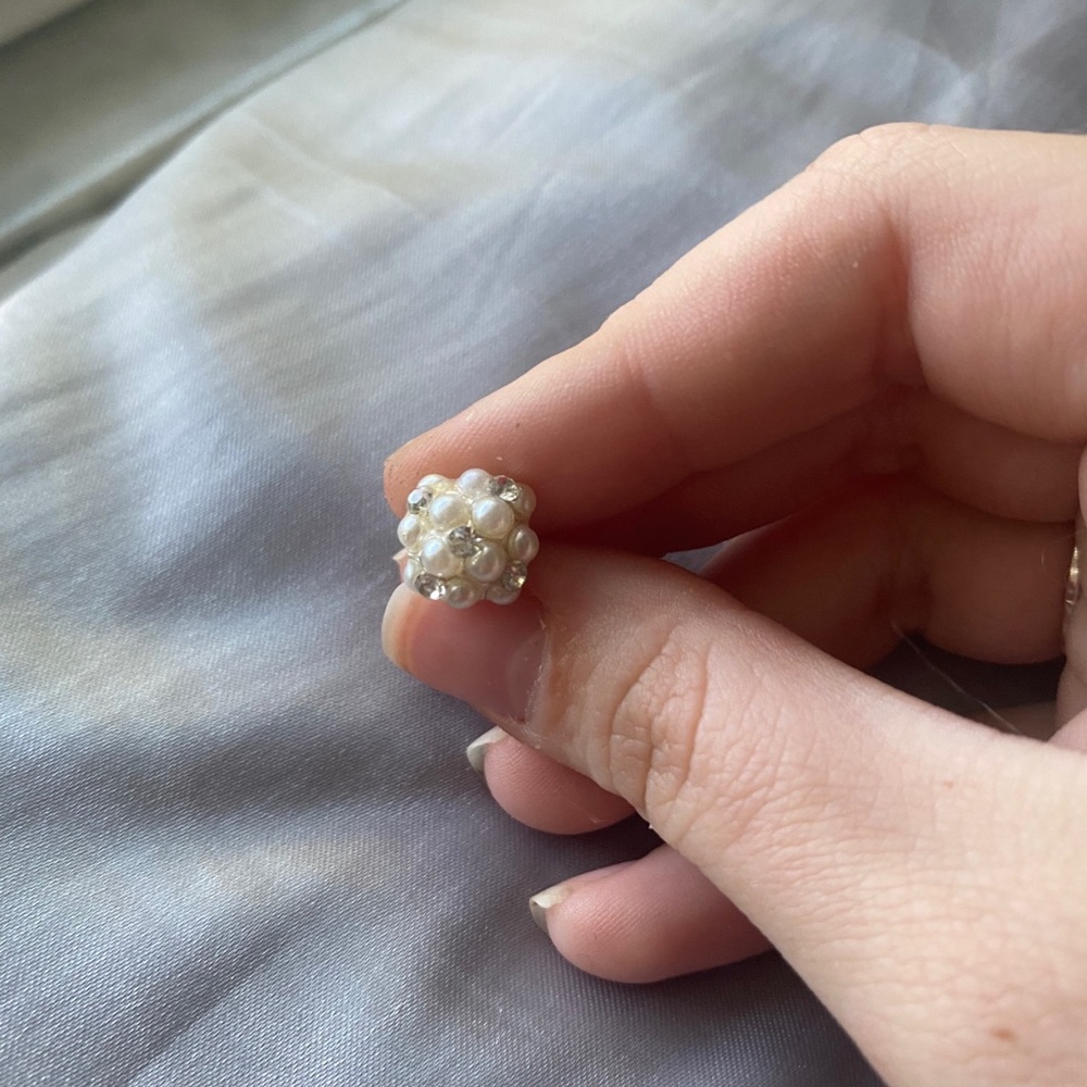 Earring studs